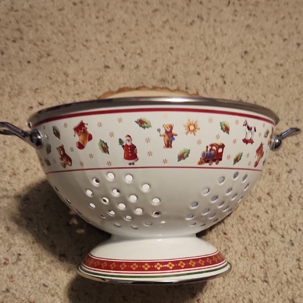 Villeroy & Boch Toy's Delight Kitchen Enamelware Strainer